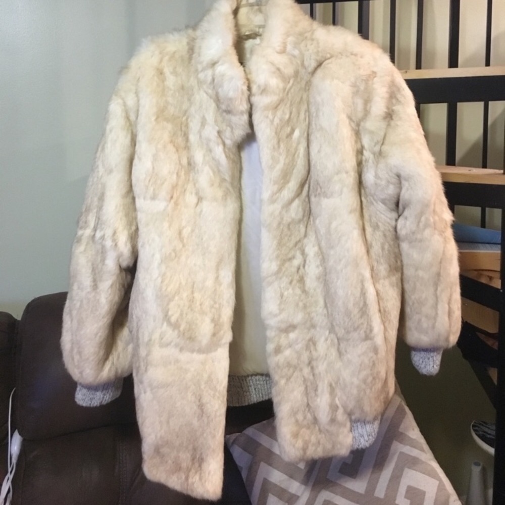 Cream rabbit fur.
